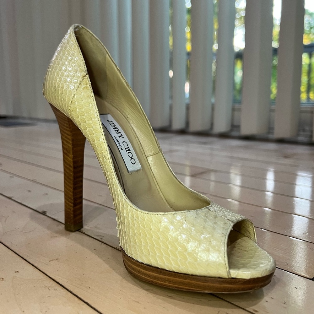 Jimmy Choo Snakeskin Leather Peep Toe Pump Heels in Cream // Size 7
